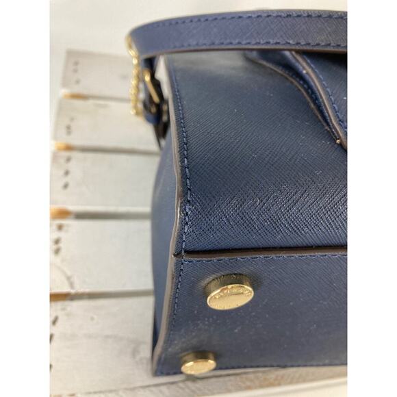 MICHAEL KORS, LARGE NAVY SAFFIANO LEATHER CROSSBODY BAG - Picture 8 of 16